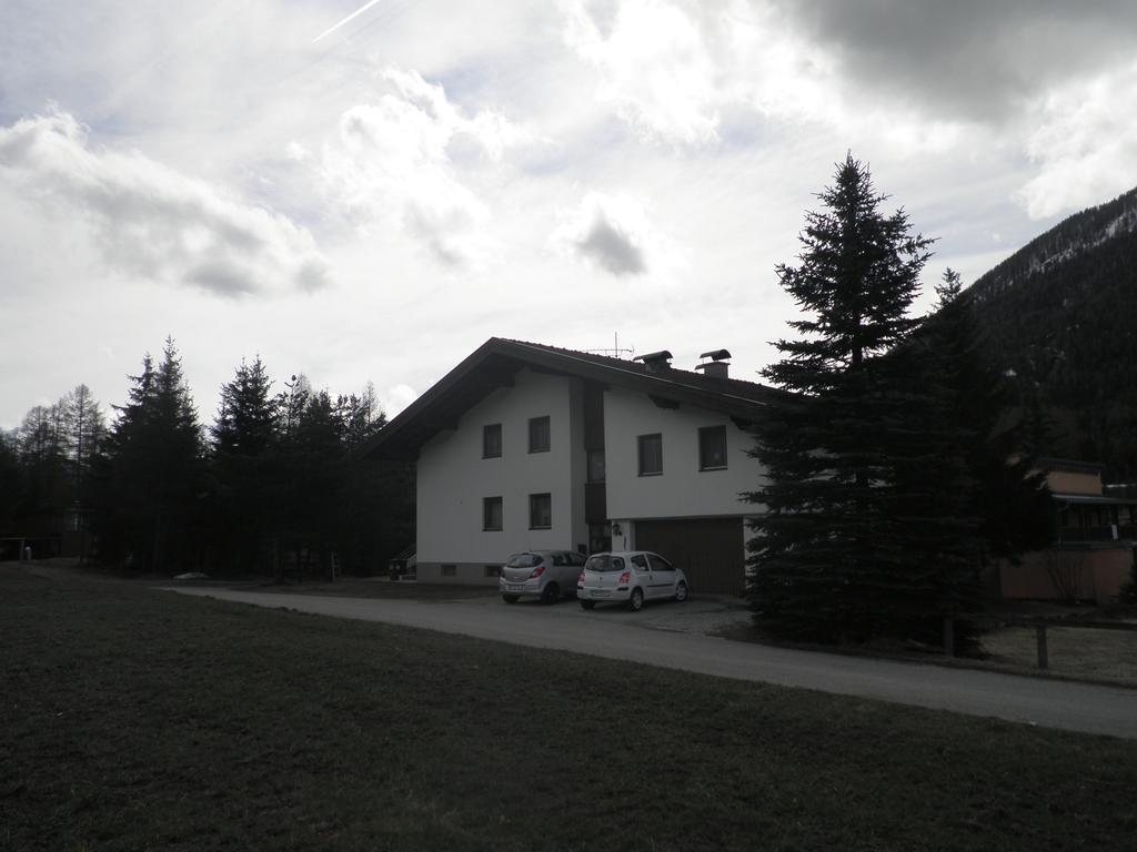 Haus Drescher Apartamento Obsteig Quarto foto